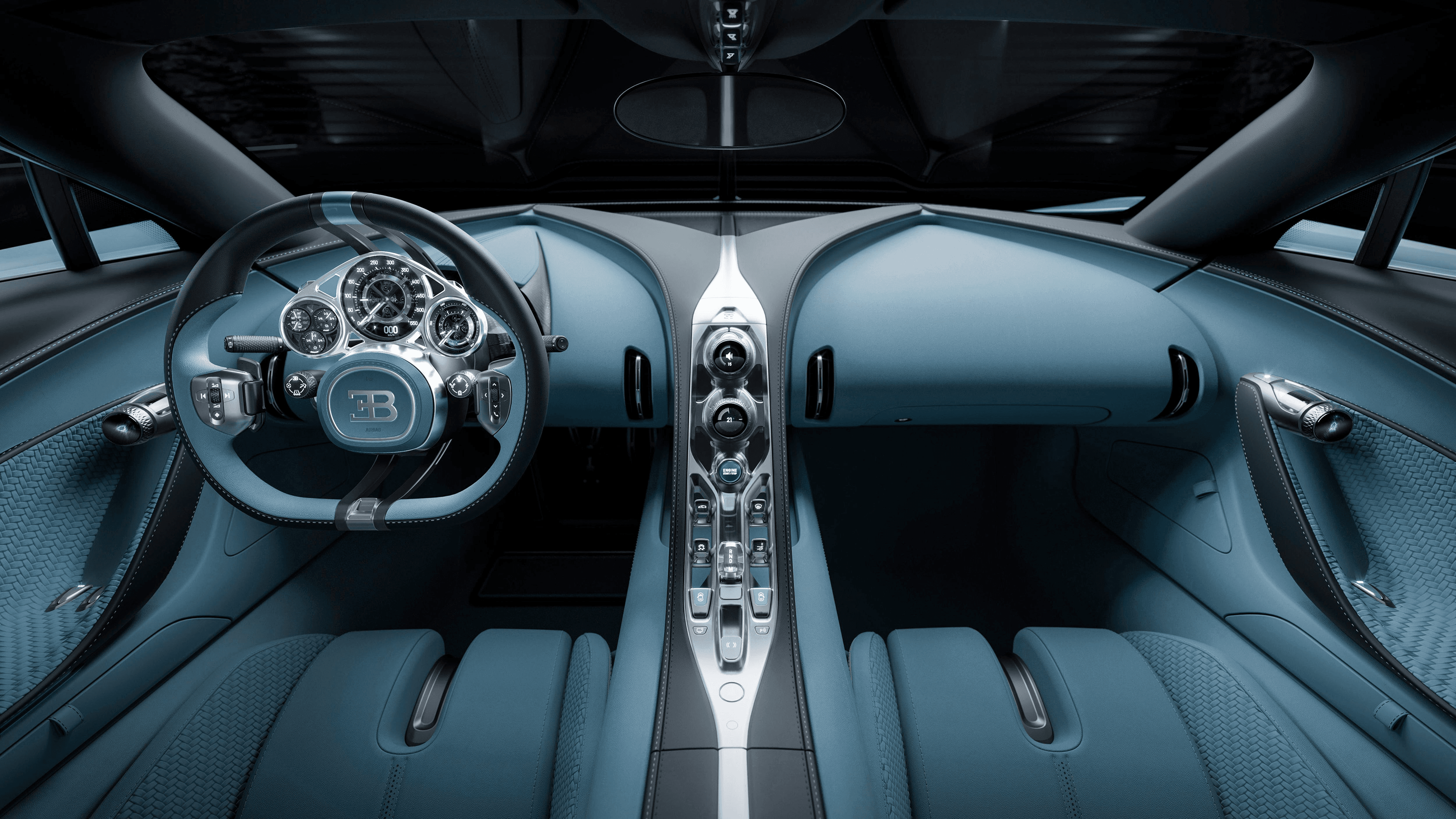 Широкий вид кокпита и интерьера Bugatti